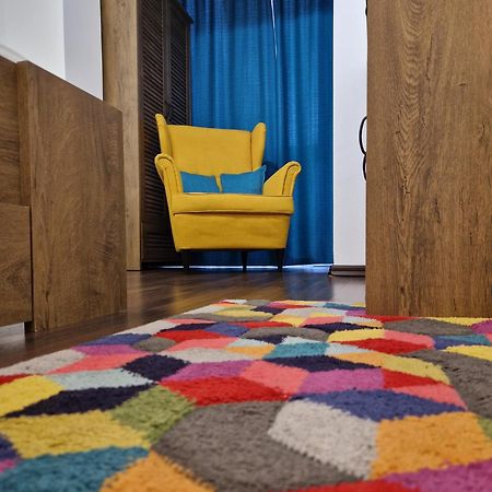 House Of Colors Apartment Petrosani Exterior photo