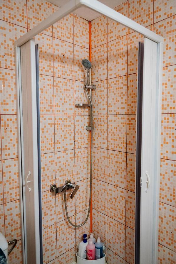 House Of Colors Apartment Petrosani Exterior photo