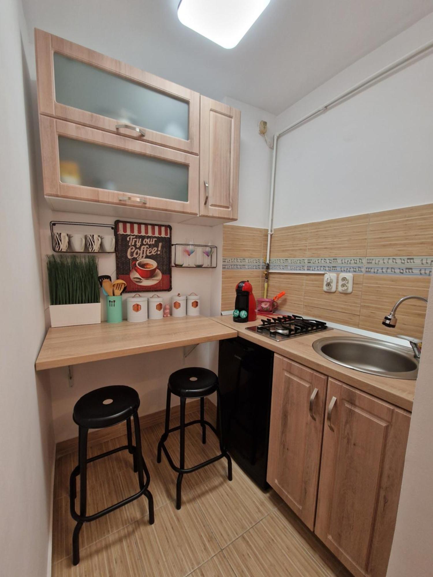 House Of Colors Apartment Petrosani Exterior photo